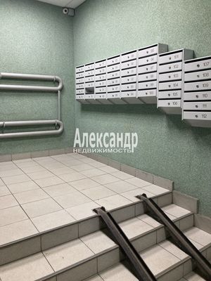 Продам трехкомнатную (3-комн.) квартиру, Художников пр-кт, 15/1, Санкт-Петербург г
