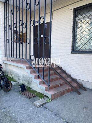 Продам трехкомнатную (3-комн.) квартиру, Художников пр-кт, 15/1, Санкт-Петербург г