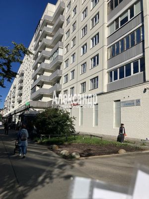 Продам трехкомнатную (3-комн.) квартиру, Художников пр-кт, 15/1, Санкт-Петербург г
