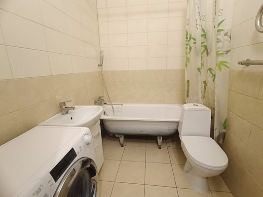 Продам однокомнатную (1-комн.) квартиру, Воронцовский б-р, 11к3, Мурино п
