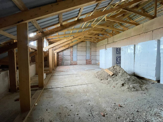 Продам трехкомнатную (3-комн.) квартиру, им. Сижажева М.В. ул, 18, Чегем г
