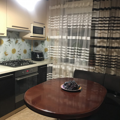 Продам двухкомнатную (2-комн.) квартиру, им. Матэ Залки ул, 7, Симферополь г