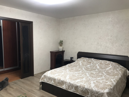 Продам двухкомнатную (2-комн.) квартиру, им. Матэ Залки ул, 7, Симферополь г