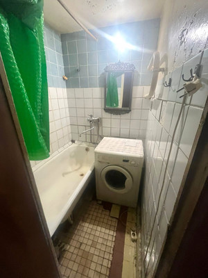 Продам трехкомнатную (3-комн.) квартиру, Пришвина ул, 13, Москва г