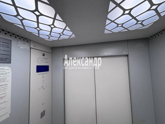 Продам двухкомнатную (2-комн.) квартиру, Луначарского пр-кт, 42к2, Санкт-Петербург г
