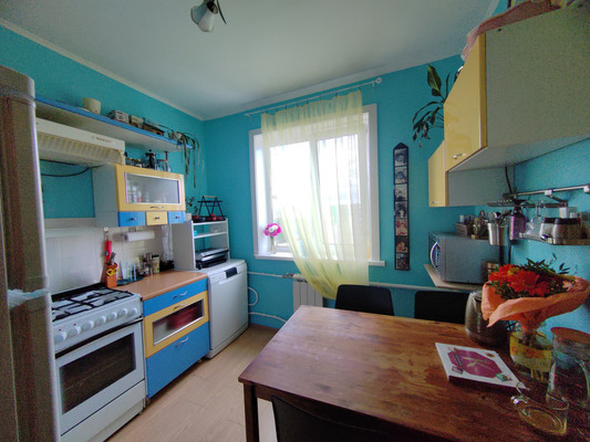Продам трехкомнатную (3-комн.) квартиру, Тагилстроевская ул, 5, Нижний Тагил г