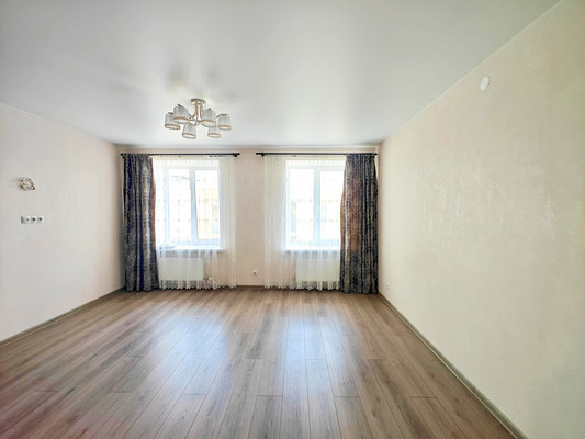 Продам однокомнатную (1-комн.) квартиру, Петра Гаврилова ул, 32, Царево д