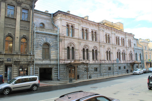 Продам трехкомнатную (3-комн.) квартиру, Гагаринская ул, 3Б, Санкт-Петербург г