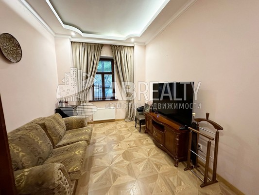 Продам коммерческое помещение 166,3 м2, Сивцев Вражек пер, 14, Москва г