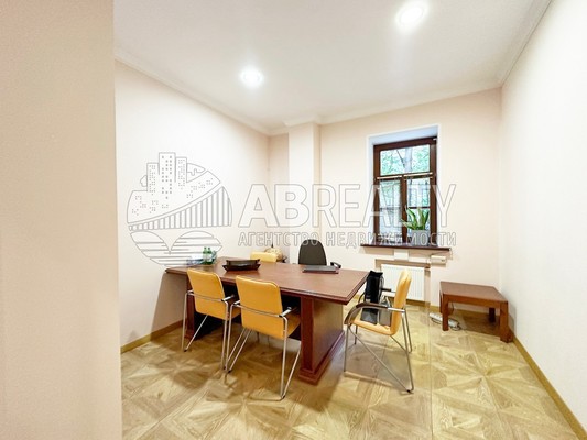 Продам коммерческое помещение 166,3 м2, Сивцев Вражек пер, 14, Москва г