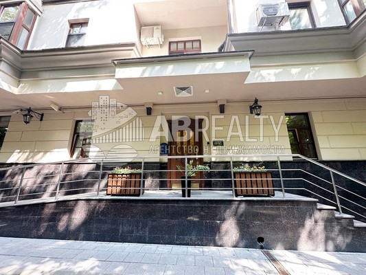 Продам коммерческое помещение 166,3 м2, Сивцев Вражек пер, 14, Москва г