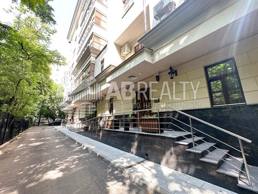 Продам коммерческое помещение 166,3 м2, Сивцев Вражек пер, 14, Москва г