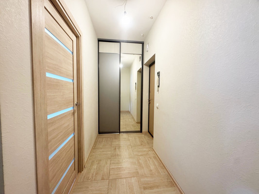 Продам однокомнатную (1-комн.) квартиру, Петровский б-р, 27, Бугры п