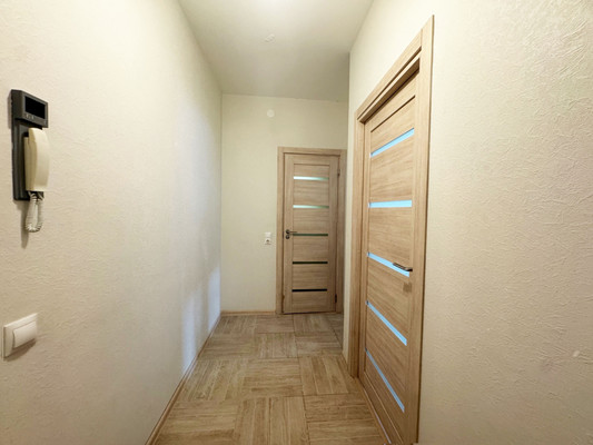 Продам однокомнатную (1-комн.) квартиру, Петровский б-р, 27, Бугры п