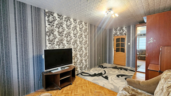 Продам трехкомнатную (3-комн.) квартиру, Жени Егоровой ул, 4к2, Санкт-Петербург г