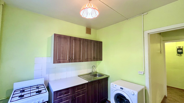 Продам трехкомнатную (3-комн.) квартиру, 28-й Армии ул, 16к1, Астрахань г