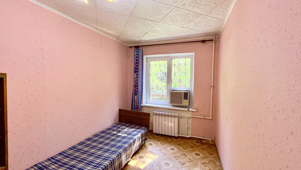 Продам трехкомнатную (3-комн.) квартиру, 28-й Армии ул, 16к1, Астрахань г
