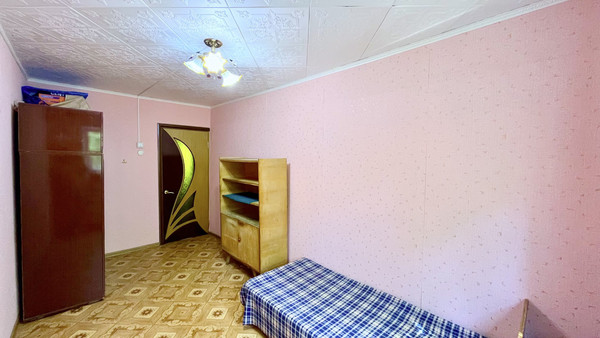 Продам трехкомнатную (3-комн.) квартиру, 28-й Армии ул, 16к1, Астрахань г