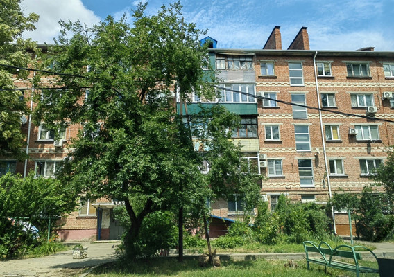 Продам двухкомнатную (2-комн.) квартиру, Ленина ул, 23, Белореченск г