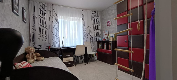 Продам трехкомнатную (3-комн.) квартиру, Новороссийская ул, 6, Астрахань г