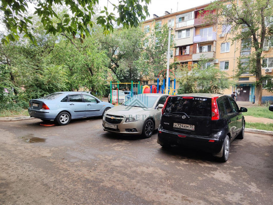 Продам однокомнатную (1-комн.) квартиру, Дубровинского ул, 64, Астрахань г