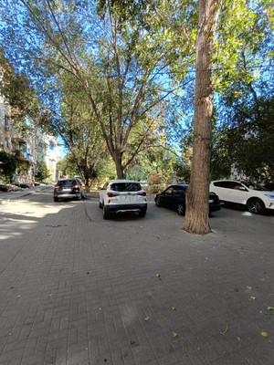Продам трехкомнатную (3-комн.) квартиру, Александрова ул, 6, Астрахань г
