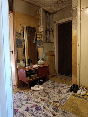 Продам трехкомнатную (3-комн.) квартиру, Александрова ул, 6, Астрахань г