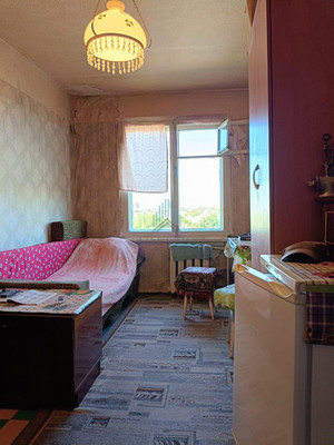 Продам трехкомнатную (3-комн.) квартиру, Александрова ул, 6, Астрахань г