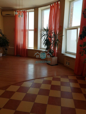 Продам трехкомнатную (3-комн.) квартиру, Бориса Алексеева ул, 67к2, Астрахань г