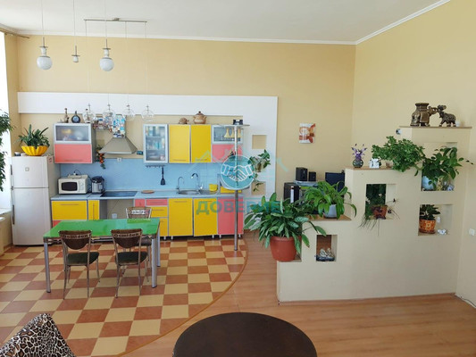 Продам трехкомнатную (3-комн.) квартиру, Бориса Алексеева ул, 67к2, Астрахань г