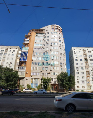 Продам трехкомнатную (3-комн.) квартиру, Бориса Алексеева ул, 67к2, Астрахань г