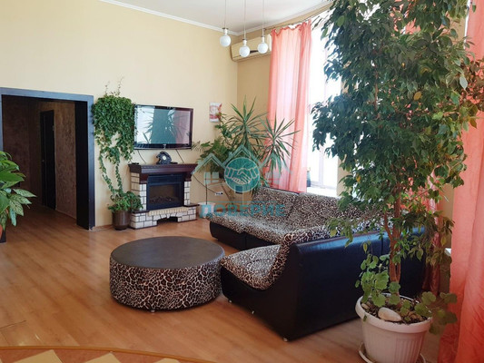 Продам трехкомнатную (3-комн.) квартиру, Бориса Алексеева ул, 67к2, Астрахань г