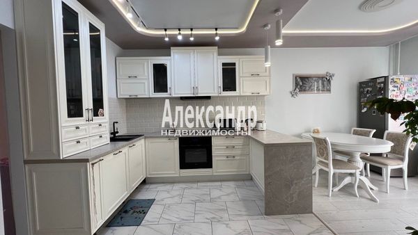 Продам трехкомнатную (3-комн.) квартиру, Московский пр-кт, 9, Выборг г