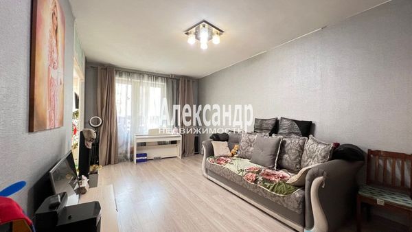 Продам трехкомнатную (3-комн.) квартиру, Московский пр-кт, 9, Выборг г