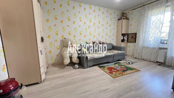 Продам трехкомнатную (3-комн.) квартиру, Московский пр-кт, 9, Выборг г