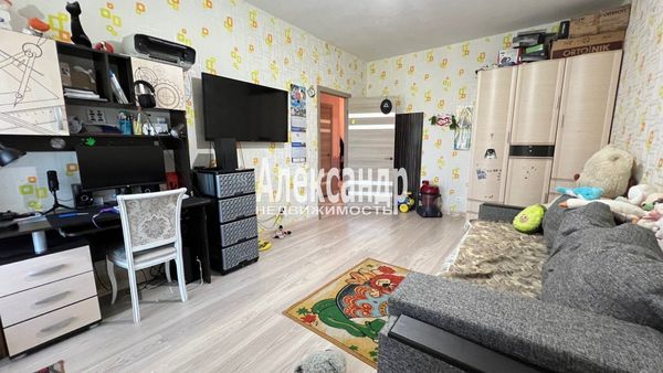 Продам трехкомнатную (3-комн.) квартиру, Московский пр-кт, 9, Выборг г