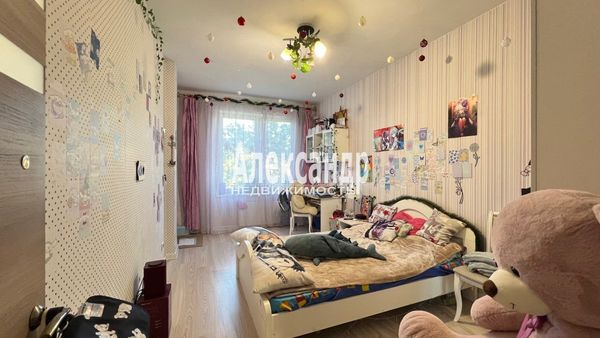 Продам трехкомнатную (3-комн.) квартиру, Московский пр-кт, 9, Выборг г