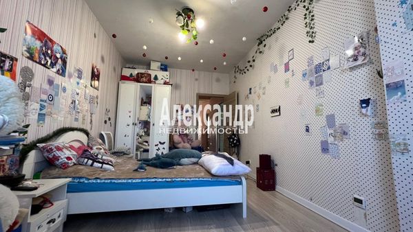 Продам трехкомнатную (3-комн.) квартиру, Московский пр-кт, 9, Выборг г
