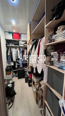 Продам трехкомнатную (3-комн.) квартиру, Московский пр-кт, 9, Выборг г