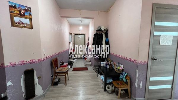 Продам трехкомнатную (3-комн.) квартиру, Московский пр-кт, 9, Выборг г