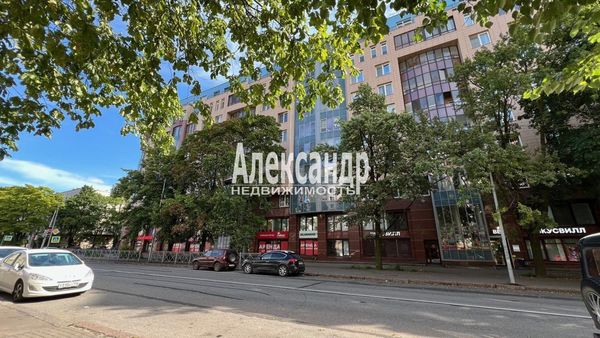 Продам трехкомнатную (3-комн.) квартиру, Московский пр-кт, 9, Выборг г