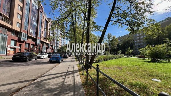 Продам трехкомнатную (3-комн.) квартиру, Московский пр-кт, 9, Выборг г