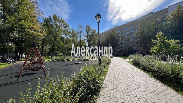Продам трехкомнатную (3-комн.) квартиру, Московский пр-кт, 9, Выборг г