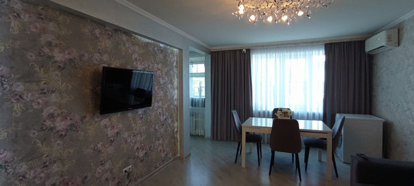 Продам двухкомнатную (2-комн.) квартиру, Коммунистическая ул, 13, Кропоткин г