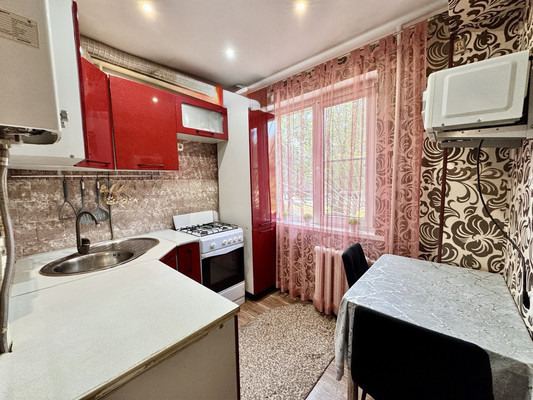 Продам многокомнатную квартиру, Космонавтов ул, 4, Астрахань г