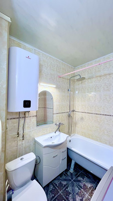 Продам однокомнатную (1-комн.) квартиру, Бориса Алексеева ул, 36к1, Астрахань г