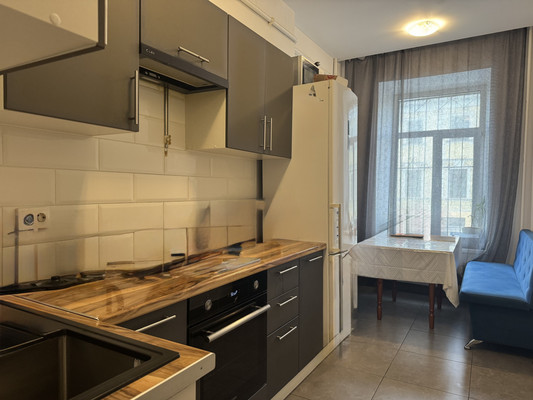 Продам трехкомнатную (3-комн.) квартиру, Можайская ул, 8, Санкт-Петербург г
