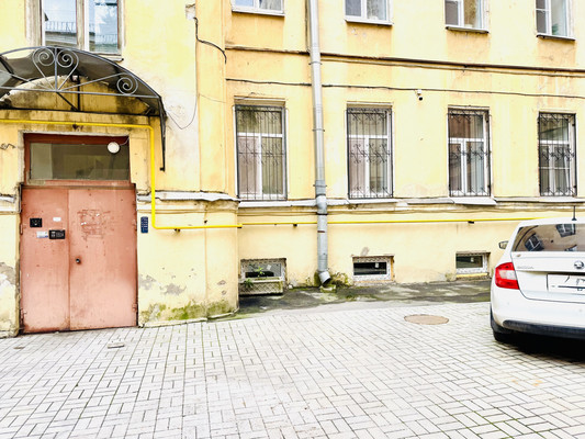 Продам трехкомнатную (3-комн.) квартиру, Можайская ул, 8, Санкт-Петербург г