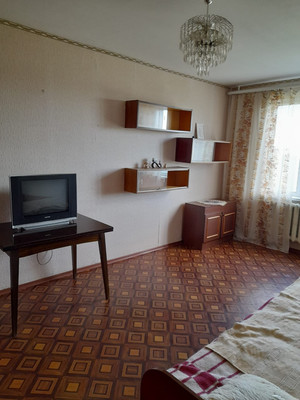 Продам однокомнатную (1-комн.) квартиру, Бумажников ул, 7, Коммунар г