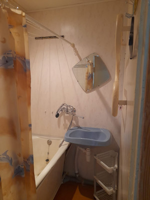 Продам однокомнатную (1-комн.) квартиру, Бумажников ул, 7, Коммунар г